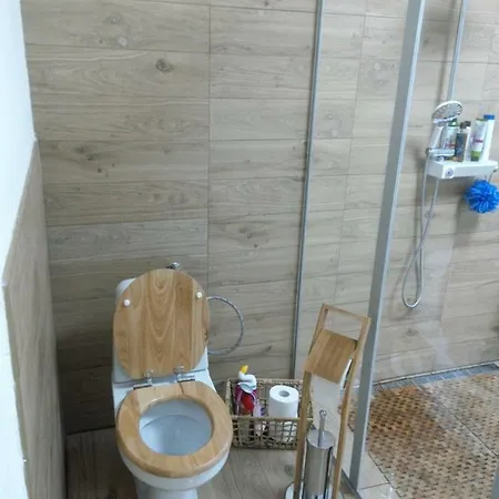 Queen בית הארחה *